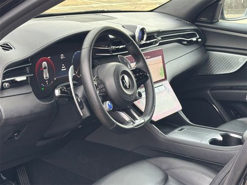 Used 2024 Maserati Grecale GT image 17