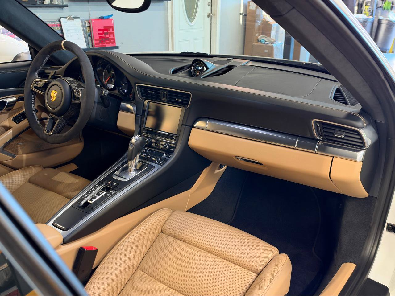 Used 2014 Porsche 911 4 Coupe AWD/4WD image 17