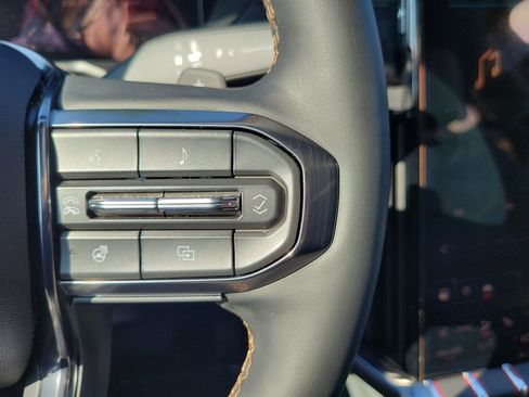 Used 2024 GMC Acadia AT4 image 21