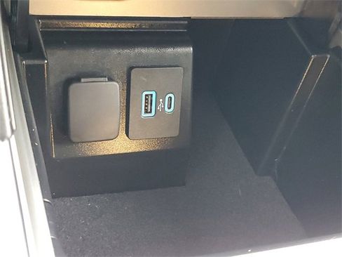 Certified 2023 Ford Explorer Limited w/ Limited Technology Package image 27