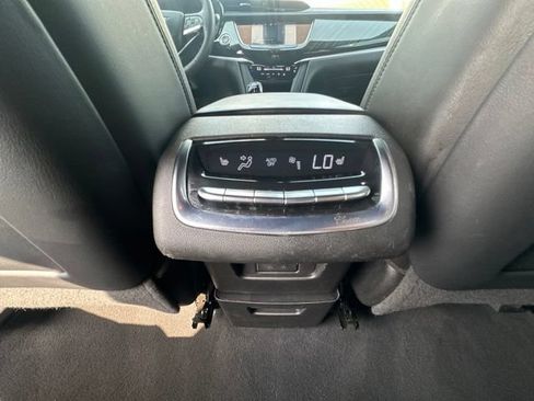 Used 2023 Cadillac XT6 Premium Luxury w/ Technology Package FWD image 22