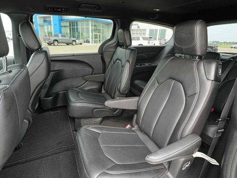 Used 2026 Chrysler Pacifica Select FWD image 19