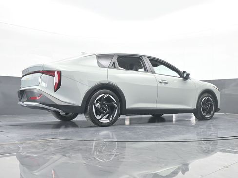 Used 2025 Kia K4 EX image 60