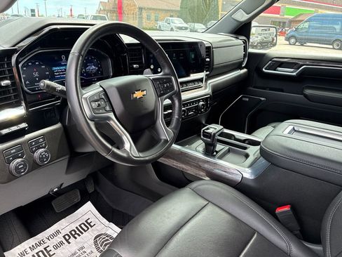 Used 2022 Chevrolet Silverado 1500 LTZ w/ Technology Package AWD/4WD image 15