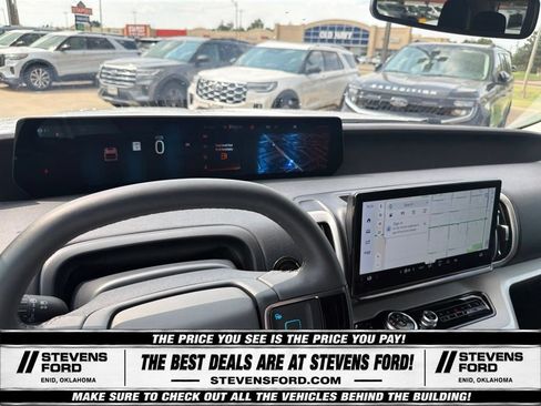 Used 2025 Ford Expedition Max Active AWD/4WD image 21