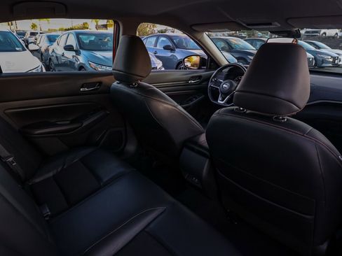 Used 2022 Nissan Altima 2.5 SR image 16