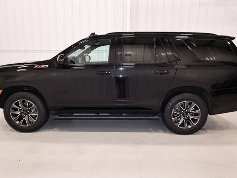 Used 2023 Chevrolet Tahoe Z71 w/ Luxury Package AWD/4WD image 6
