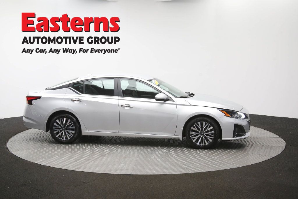 Used 2023 Nissan Altima 2.5 SV FWD image 48