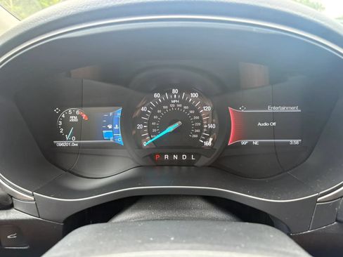 Used 2018 Ford Fusion SE w/ Fusion SE Technology Package FWD image 13