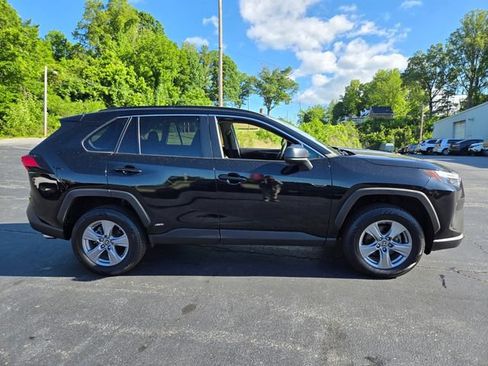 Used 2023 Toyota RAV4 LE AWD/4WD image 9