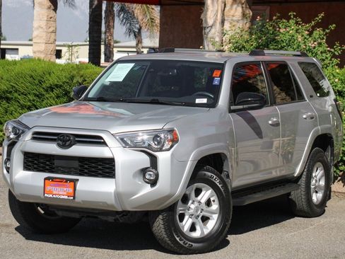 Used 2022 Toyota 4Runner SR5 image 4