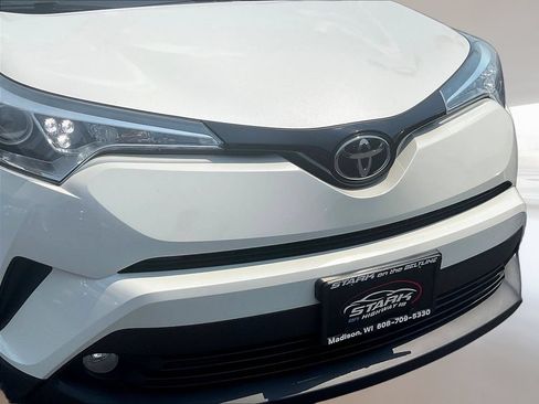 Used 2018 Toyota C-HR XLE FWD image 31