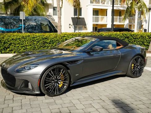 Used 2023 Aston Martin DBS Volante image 56