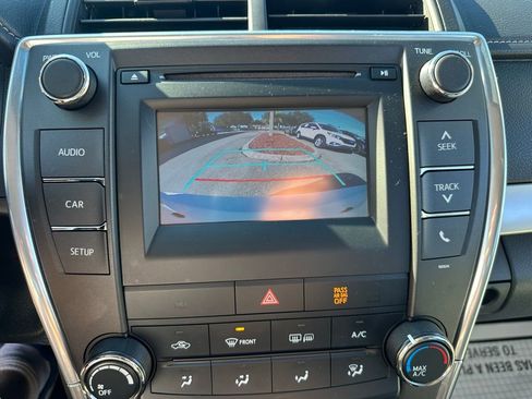 Used 2016 Toyota Camry SE image 29