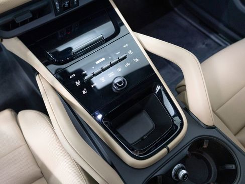 New 2026 Porsche Cayenne image 17