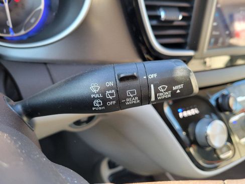 Used 2021 Chrysler Voyager LX image 15