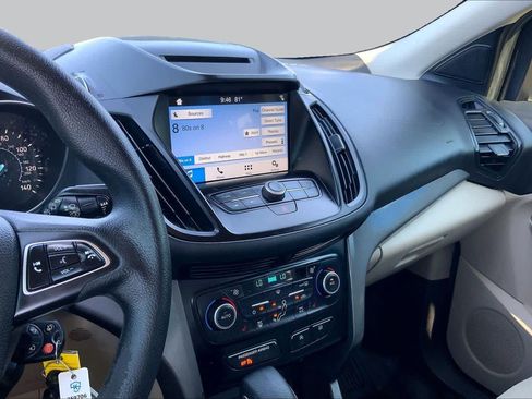 Used 2018 Ford Escape SE w/ Ford Safe & Smart Package AWD/4WD image 7