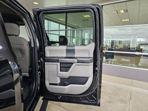 Used 2017 Ford F250 XLT w/ XLT Value Package image 13