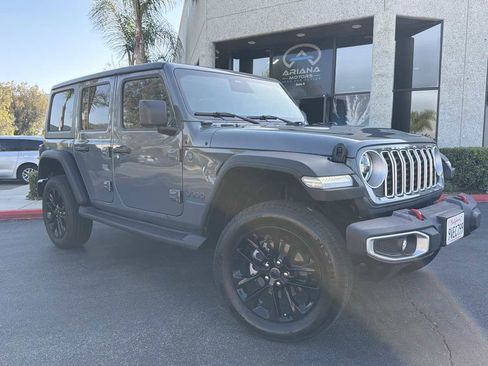 Used 2025 Jeep Wrangler Unlimited Sahara w/ Safety Group AWD/4WD image 7