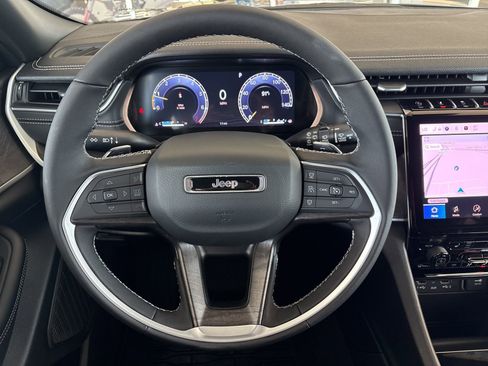 New 2025 Jeep Grand Cherokee L Limited w/ Black Appearance Package image 21