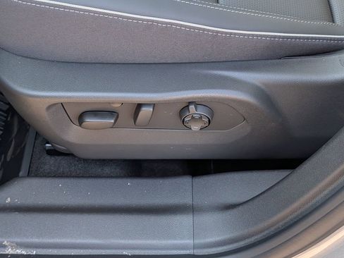 New 2026 Buick Envision Avenir image 9