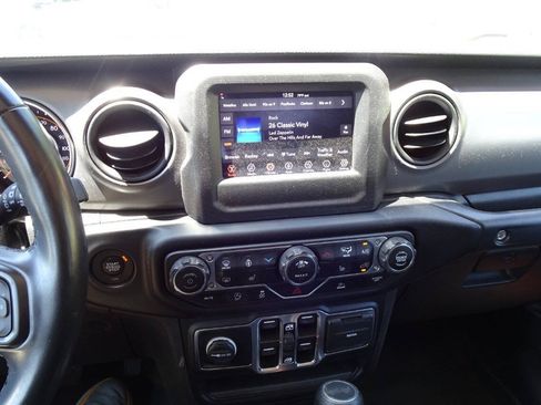Used 2023 Jeep Wrangler Unlimited Sport AWD/4WD image 19