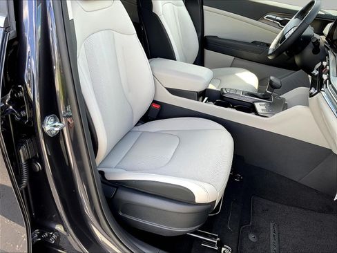 New 2026 Kia Sportage EX FWD image 18