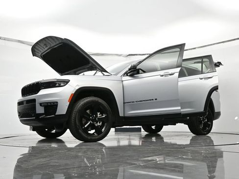 Used 2023 Jeep Grand Cherokee L Limited w/ Luxury Tech Group II image 47