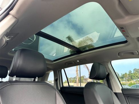 Used 2021 Volkswagen Tiguan SEL image 17