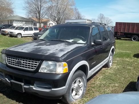 Used 2002 Ford Explorer XLT AWD/4WD image 3