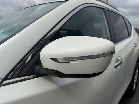 Used 2015 Nissan Rogue SV AWD/4WD image 10