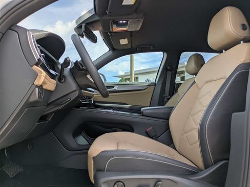 Certified 2024 Volkswagen Atlas Cross Sport SE FWD image 2
