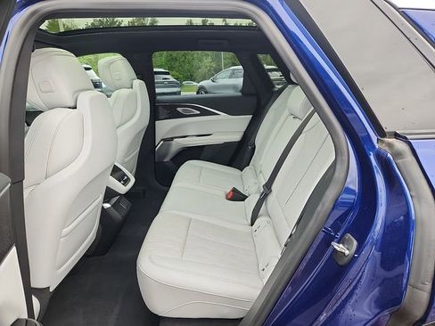 Used 2023 Cadillac Lyriq AWD image 10