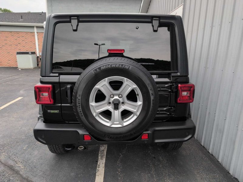 Used 2021 Jeep Wrangler Unlimited Sport AWD/4WD image 9