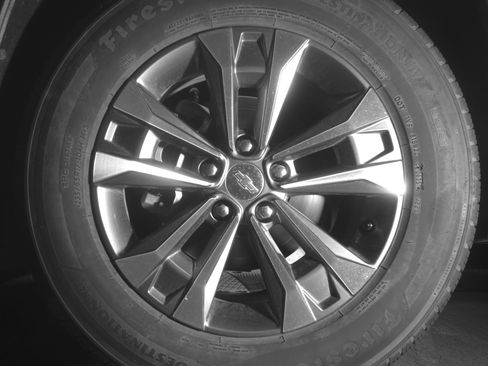 Used 2025 Chevrolet Equinox LT image 12