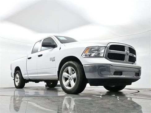 Used 2024 RAM 1500 Classic SLT image 9