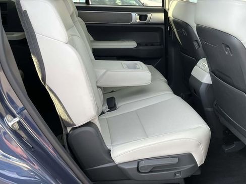 Used 2025 Hyundai Santa Fe SEL image 24