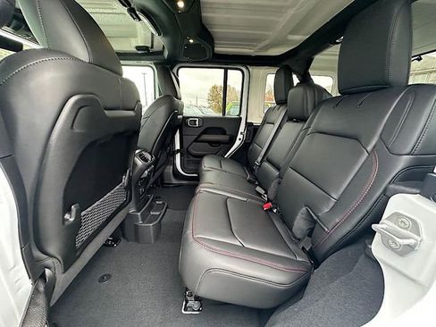 New 2026 Jeep Wrangler Unlimited Rubicon w/ Xtreme 35 Tire Package image 20