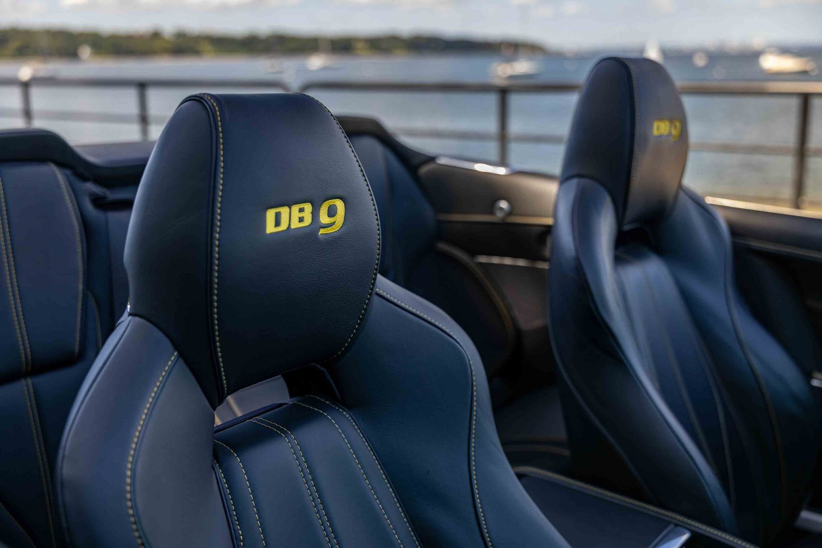Used 2013 Aston Martin DB9 Volante RWD image 20
