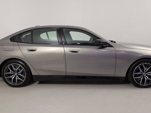 Used 2025 BMW i5 M60 image 27