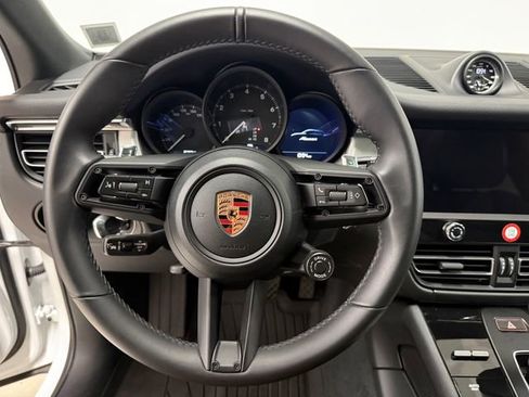 Certified 2026 Porsche Macan AWD/4WD image 23