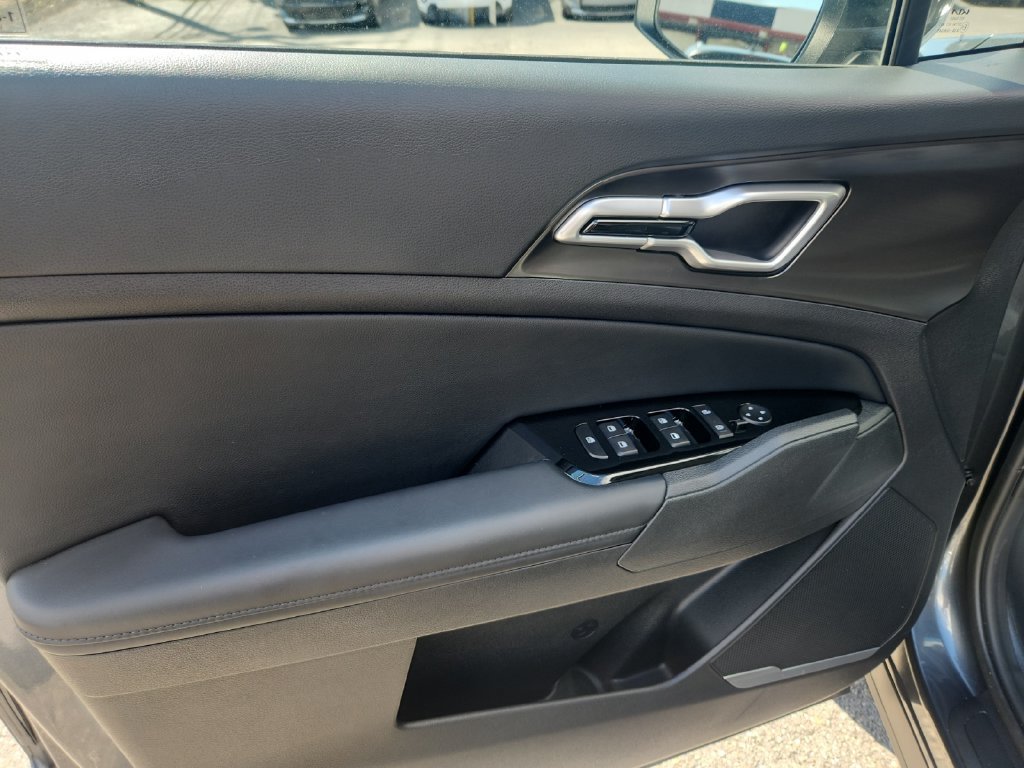 Certified 2023 Kia Sportage EX AWD/4WD image 11