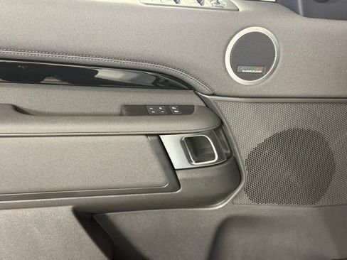 New 2025 Land Rover Discovery S AWD/4WD image 12