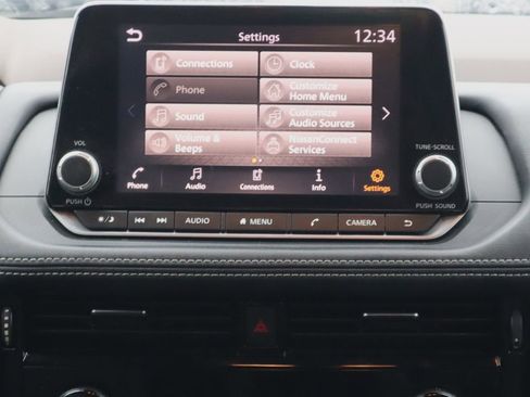 Used 2021 Nissan Rogue SV image 14