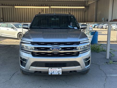 Used 2023 Ford Expedition Max Limited image 3