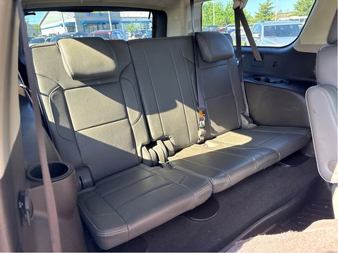Used 2020 GMC Yukon XL Denali w/ Denali Premium Package AWD/4WD image 9