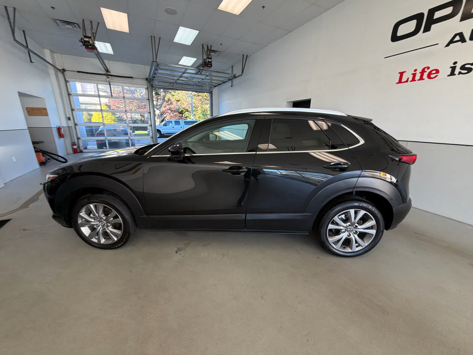 Used 2023 MAZDA CX-30 AWD 2.5 S w/ Premium Package image 4