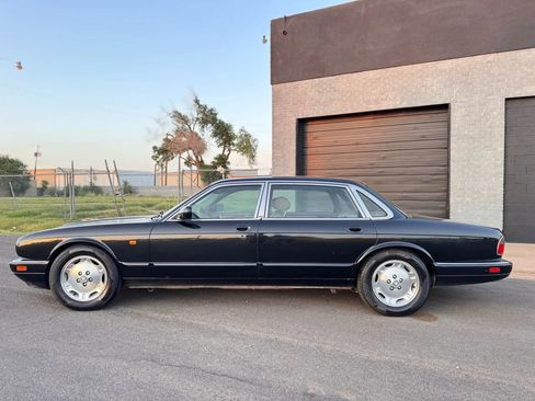 Used 1997 Jaguar XJ6 L image 8