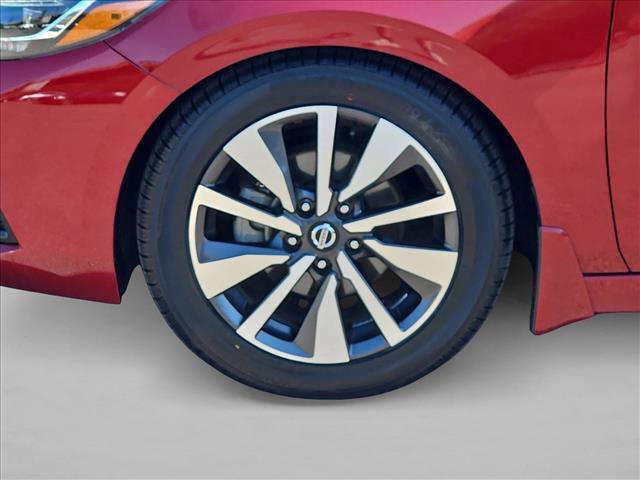 Used 2020 Nissan Sentra SV w/ SV Premium Package FWD image 24