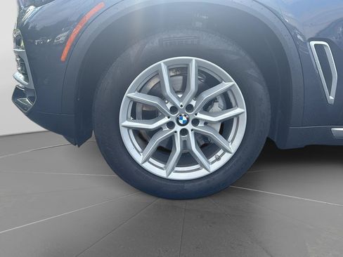Used 2021 BMW X5 xDrive40i w/ Premium Package 3 AWD/4WD image 10